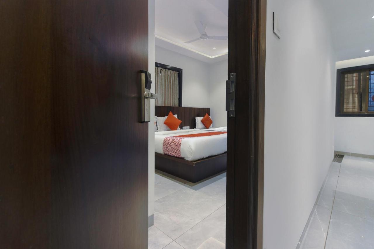 Hotel Flora Suites Βομβάη Εξωτερικό φωτογραφία