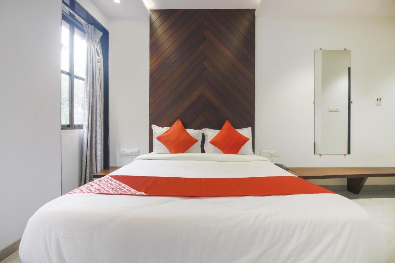 Hotel Flora Suites Βομβάη Εξωτερικό φωτογραφία